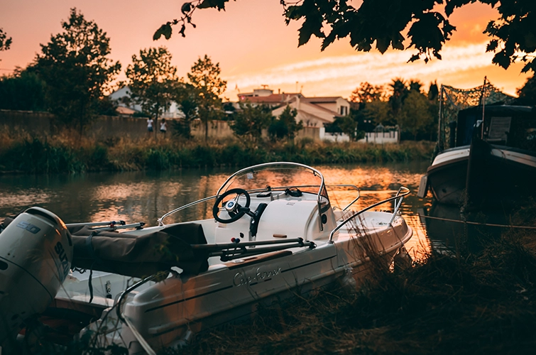 Camping Les Berges du Canal **** Camping Les Berges du Canal ****